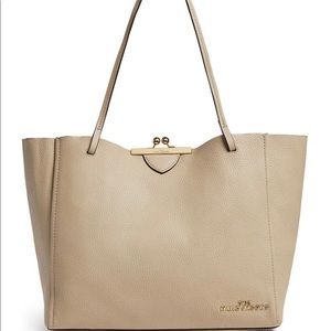 Marc Jacobs Khaki Kiss Lock Tote-Preowned in excellent condition